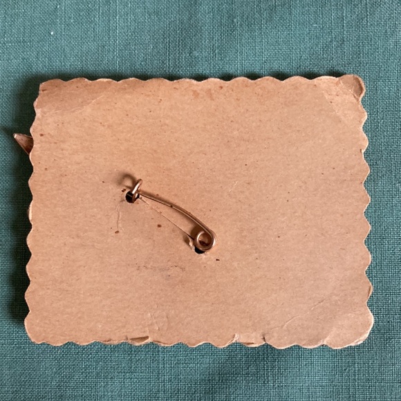 Deadstock vintage NY Empire State Building enamel gold plate souvenir arrow pin - Picture 5 of 10